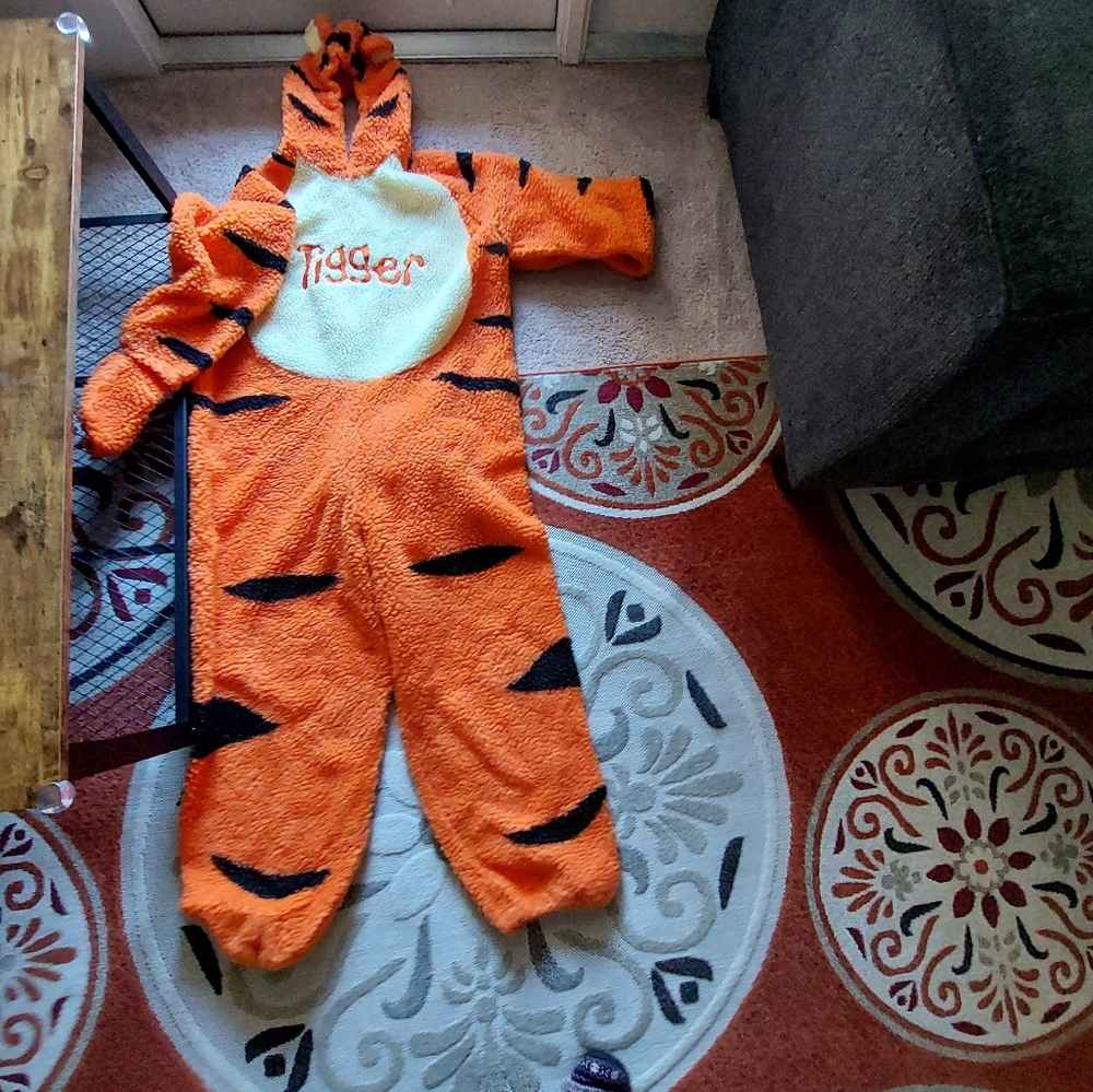 ADULT XL Tigger Halloween costume